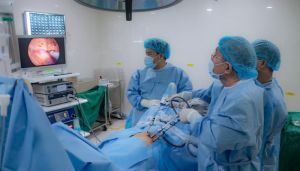 Phẫu thuật loại bỏ khối u tuyến thượng thận cho bệnh nhân