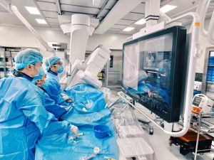 Cứu sống bệnh nhân người nước ngoài bị tắc nghẽn động mạch vành nguy hiểm