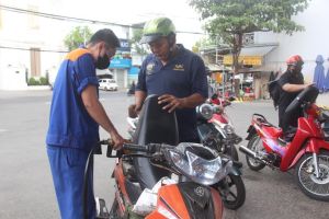 Giá xăng giảm lần thứ 2 liên tiếp