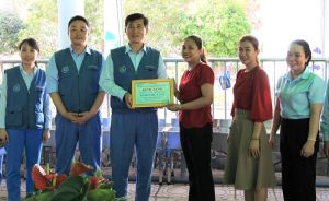 Tặng 3 bồn rửa tay cho trường Mầm non Hoa Sen tại H.Nhơn Trạch