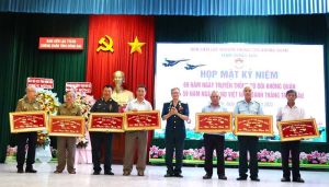 Họp mặt kỷ niệm 69 năm ngày truyền thống Bộ đội Không quân