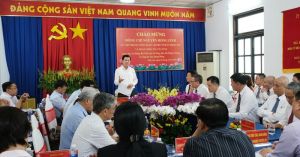 Bí thư Tỉnh ủy làm việc với Đảng bộ nhà máy bê tông đúc sẵn Hùng Vương