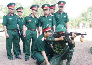 kiểm tra công tác huấn luyện tại Trường Trung cấp Kỹ thuật TTG phân hiệu miền Nam