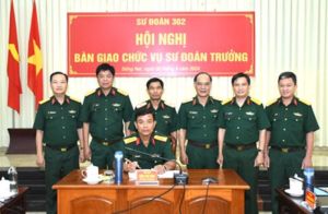 Bàn giao chức vụ Sư đoàn trưởng Sư đoàn 302