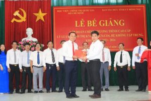 100% học viên tốt nghiệp loại khá, giỏi Lớp hoàn chỉnh chương trình cao cấp lý luận chính trị