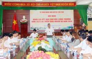 Làm việc với huyện Tân Phú về tình hình thương mại - công nghiệp, đầu tư lưới điện