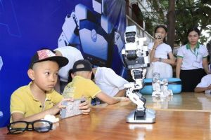 3 ngàn học sinh tham gia Ngày hội giáo dục STEM PLUS