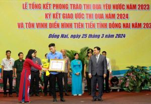 Công nhân tích cực sáng kiến, sáng tạo