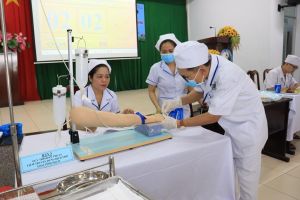 Điều dưỡng trưởng thương bệnh nhân như người thân