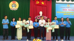 Triển khai nghị quyết đại hội Công đoàn Việt Nam cho cán bộ Công đoàn