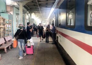 Giá vé máy bay tăng cao trong dịp nghỉ lễ 30-4 và 1-5