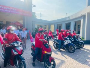 Ra quân hỗ trợ chuyển đổi thuê bao 2G sang 4G tại thị trấn Hiệp Phước (huyện Nhơn Trạch)