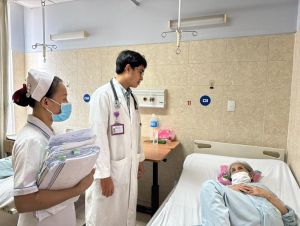 Đặt máy tạo nhịp để điều trị rối loạn nhịp tim chậm