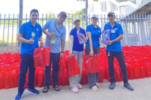 Tặng quà cho công nhân dịp lễ 30-4 và 1-5