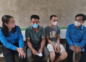 Thăm, chia sẻ với người thân công nhân bị tai nạn lao động