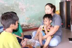 Cầu nối xây nhà kiên cố cho người nghèo