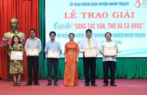 Huyện Nhơn Trạch trao giải Cuộc thi “Sáng tác văn, thơ, ca khúc” chào mừng 30 năm thành lập huyện