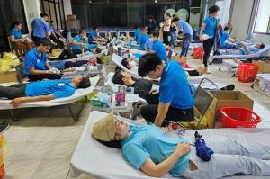 Gần 400 cán bộ, nhân viên, công nhân Công ty TNHH Chang Shin Việt Nam tham gia hiến máu tình nguyện