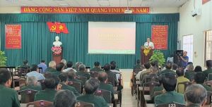 Bế giảng lớp bồi dưỡng chuyên đề “Đảng ta thật là vĩ đại”
