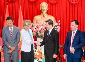 Bí thư Tỉnh ủy tiếp  Đoàn Tổng Lãnh sự quán Hoa Kỳ đến thăm và làm việc tại Đồng Nai