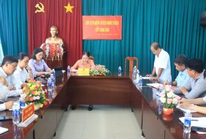 Chủ tịch HĐND huyện tiếp công dân tại xã Phước Thiền