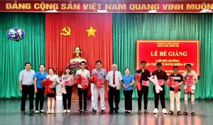 Bế giảng lớp nhận thức về Đảng dành cho đoàn viên, công nhân lao động năm 2024