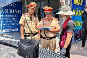 Xử lý nghiêm xe ba gác, xe tự chế chở hàng cồng kềnh