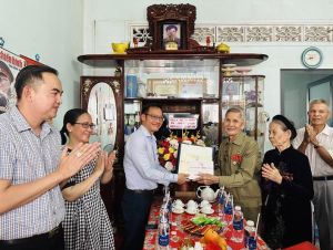 Lãnh đạo thành phố Biên Hòa đi thăm, tặng quà, tri ân các chiến sĩ Điện Biên