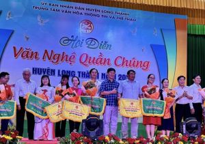 Trao 65 giải Hội diễn văn nghệ quần chúng huyện Long Thành năm 2024