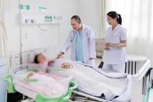 Phẫu thuật lấy thai thành công cho sản phụ có u xơ tử cung lớn