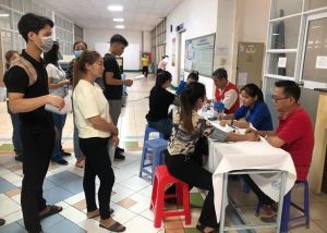 Hàng trăm công nhân tham gia hiến máu nhân đạo