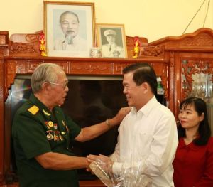 Kết hợp ngân sách và nguồn xã hội hóa chăm lo cho người hưởng chế độ trợ cấp