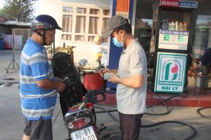 Giá các loại xăng tiếp tục giảm