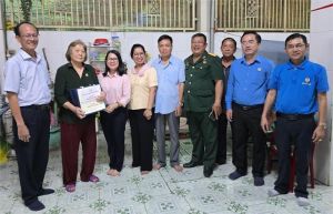 Chủ tịch Liên đoàn Lao động tỉnh Nguyễn Thị Như Ý thăm, tặng quà tri ân 4 chiến sĩ Điện Biên