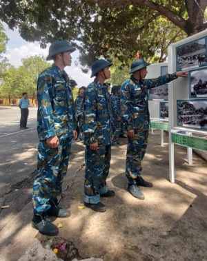Triển lãm Điện Biên Phủ - Vang mãi bản hùng ca