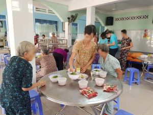 Nhiều người già muốn được vào Trung tâm Bảo trợ xã hội