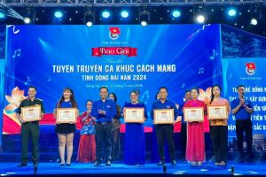 Đưa ca khúc cách mạng đến với đồng bào dân tộc Chơro