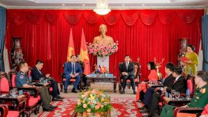 省委书记接待柬埔寨总领事工作团来看望同奈省。