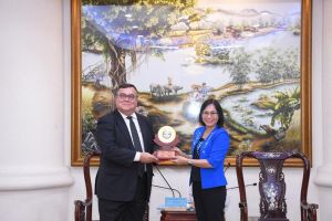 巴西企业工作团寻找投资至同奈省