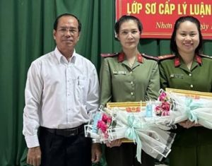 Huyện Nhơn Trạch bế giảng lớp sơ cấp lý luận chính trị năm 2024