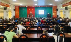 Bồi dưỡng chuyên đề “Lịch sử Đảng" cho cán bộ cơ sở