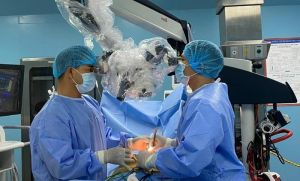 Thực hiện ca phẫu thuật phức tạp loại bỏ khối u bao dây thần kinh lớn cho bệnh nhân