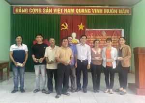 Giải ngân 800 triệu đồng hỗ trợ nông dân nhân rộng các mô hình sản xuất hiệu quả