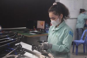 Đề xuất Chính phủ nghiên cứu xây dựng lộ trình giảm giờ làm việc trong tuần của lao động khu vực tư nhân