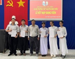 Đảng bộ huyện Long Thành kết nạp thêm 18 đảng viên là học sinh