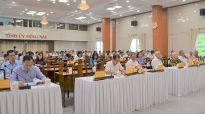 Quán triệt Quy định về chuẩn mực đạo đức cách mạng của cán bộ, đảng viên và Chỉ thị của Bộ Chính trị về chuẩn bị đại hội Đảng các cấp