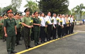 Viếng các anh hùng, liệt sĩ nhân kỷ niệm 77 năm Ngày Thương binh - liệt sĩ (27-7-1947 - 27-7-2024)