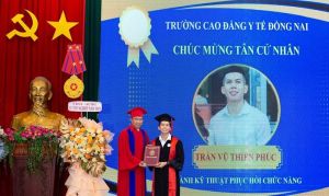 Trường Cao đẳng Y tế Đồng Nai trao bằng tốt nghiệp cho 416 tân cử nhân