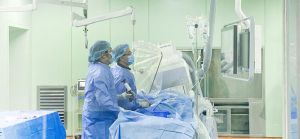 Một người nước ngoài bị nhồi máu cơ tim cấp được cứu sống kịp thời