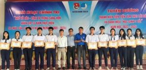 Tuyên dương thanh niên tiên tiến làm theo lời Bác và Học sinh 3 tốt